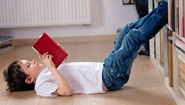 Çocuklarda Okuma Sevgisini Nasıl Kazandırılır? Yaşa Göre Etkili Yöntemler ve Faydaları