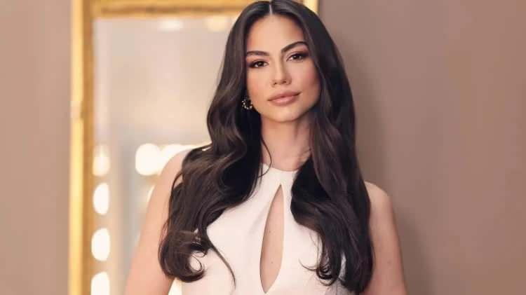 Demet Özdemir’in 9 Yaşındaki Halleri Viral Oldu: Geçmişteki Görselleri Gündemde