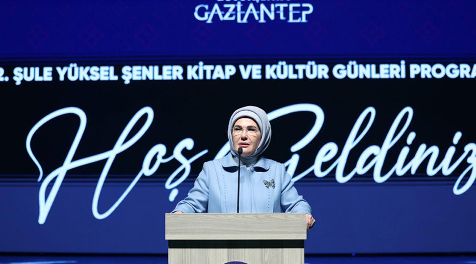 Emine Erdoğan, Şule Yüksel Şenler Vakfı'nda Deprem Bölgesi Kadınlarının İstihdamına Odaklandı
