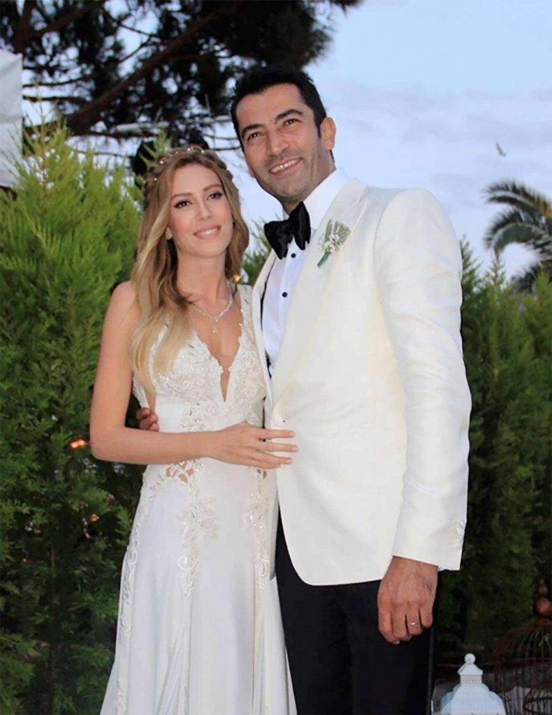 Eşi Sinem Kobal: Sinem Kobal, Kenan İmirzalıoğlu'nun Doğum Gününü Romantik Bir Paylaşımla