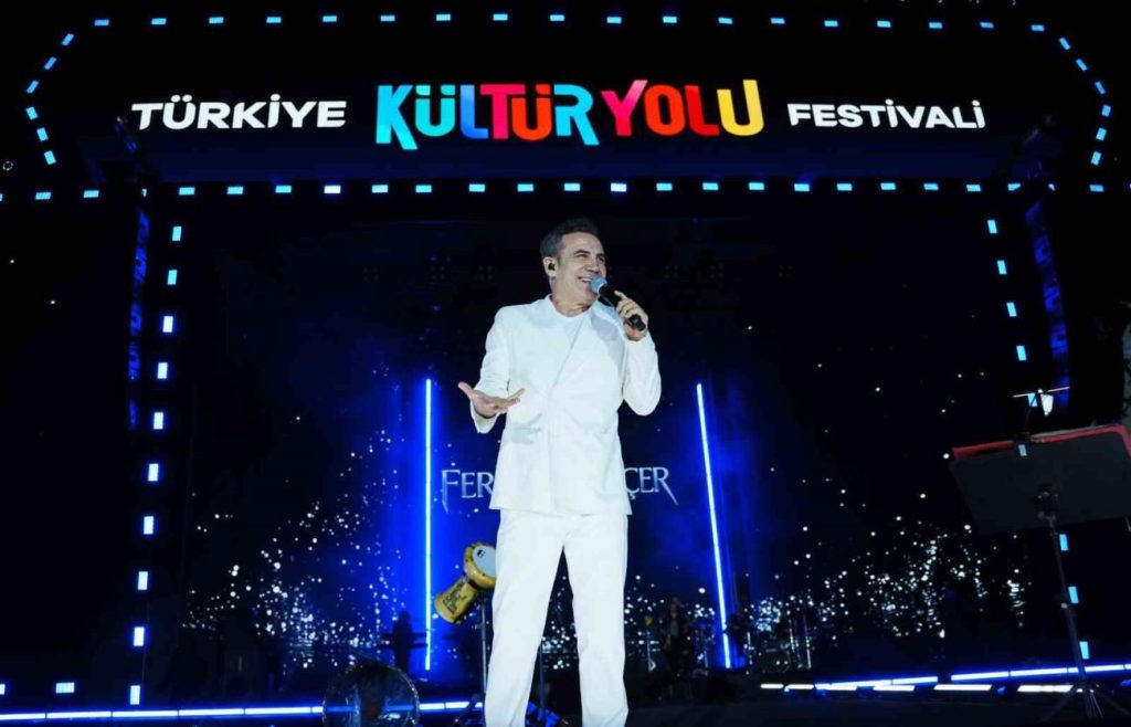 Ferhat Göçer'den Kanye West Konseri Açıklaması: "Söz Veriyorum, Kanye West'i Aratmayacağım"