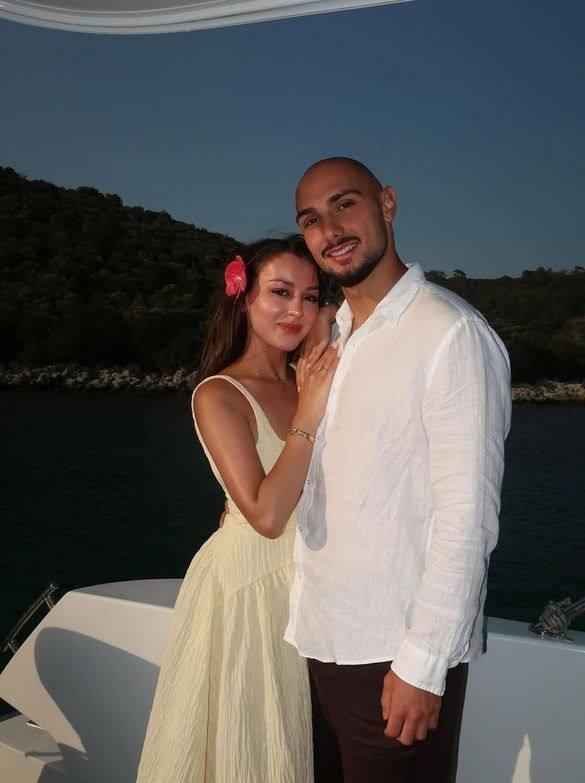 Galatasaraylı Ahmet Kutucu İle Asena Atalar Dünyaevine Girdi