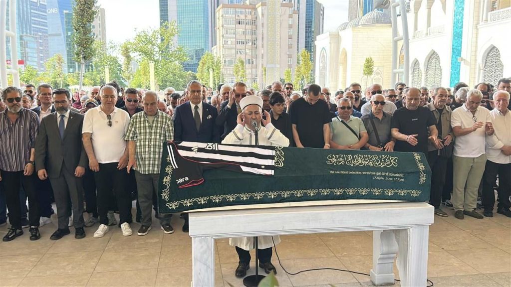Gazeteci ve Sunucu Reha Muhtar Son Yolculuğuna Uğurlandı: Beşiktaş'ta Büyük Tören