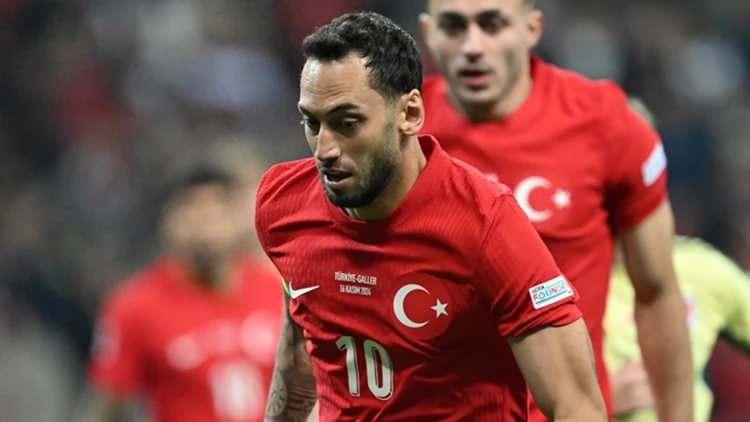 Hakan Çalhanoğlu’na Yöneltilen Eleştirilere Sinem Çalhanoğlu’ndan Sert Yanıt