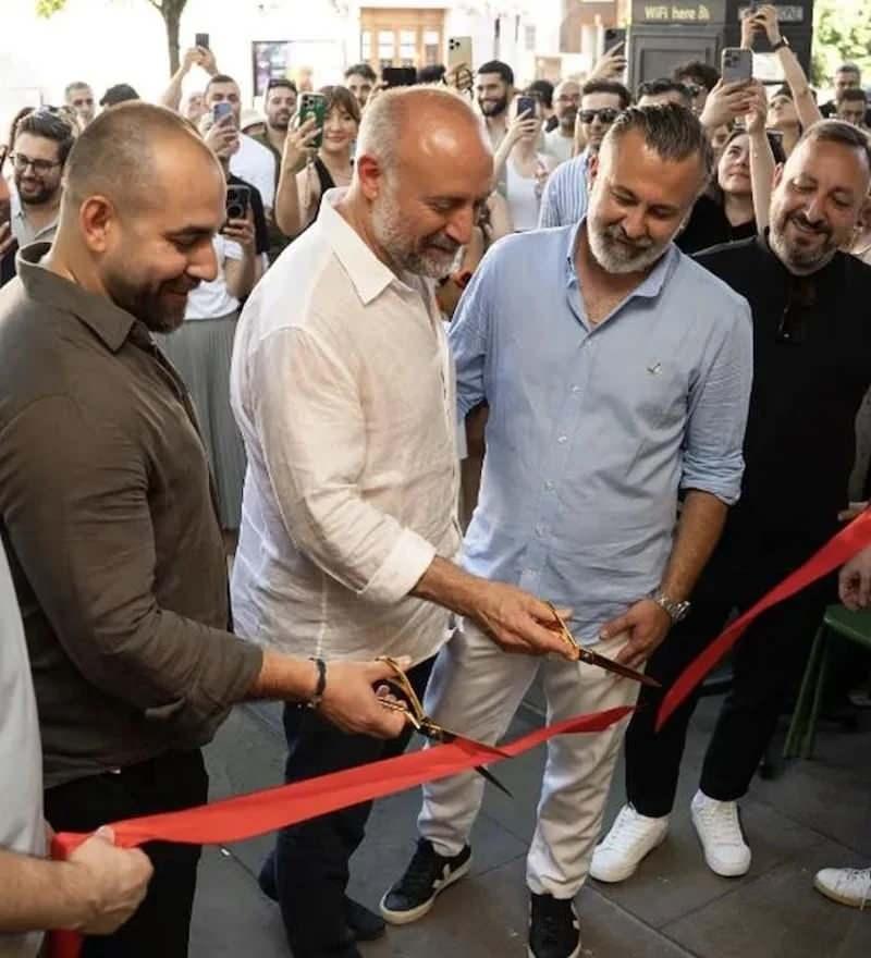 Halit Ergenç, Halit Ergenç'in Ortak Olduğu Börek Markasının Londra'daki Üçüncü Şubesinin Açılışına Katıldı