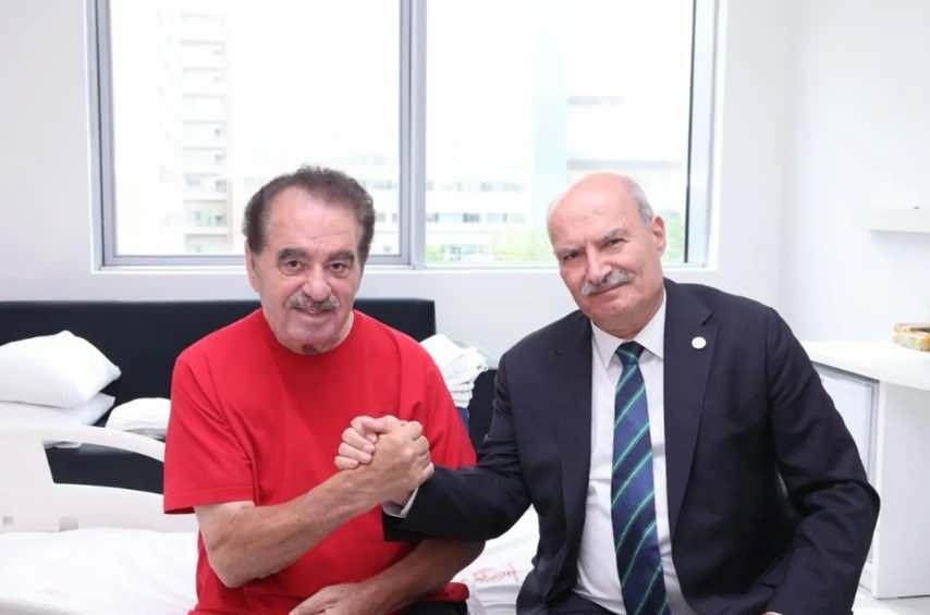 İbrahim Tatlıses'ten Sağlık Durumu Açıklaması: Hastaneye Kaldırılmadım, Kendi İsteğimle Tedavi Oluyorum