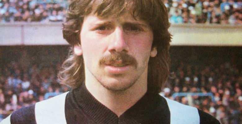 Metin Tekin, Oğlu Taro Tekin Hakkında Açıklama Yaptı: "Kötü Bir Futbolcuydu Ama Sahneye Daha Çok Yakışıyordu"