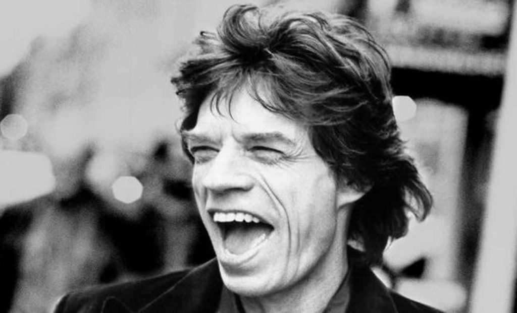 Mick Jagger'dan İtalya Tatili Paylaşımı: Oğlu Lucas Jagger, Babasının Şapkasına Eğlenceli Bir Yorumla Gündem Oldu