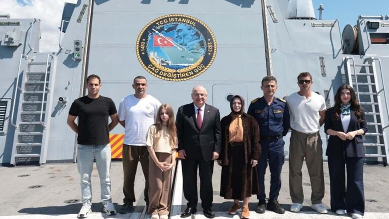 Milli Savunma Bakanı Yaşar Güler, ‘Operasyon Alesta’ Setini Ziyaret Etti: Deniz Kuvvetleri Gündem Oldu