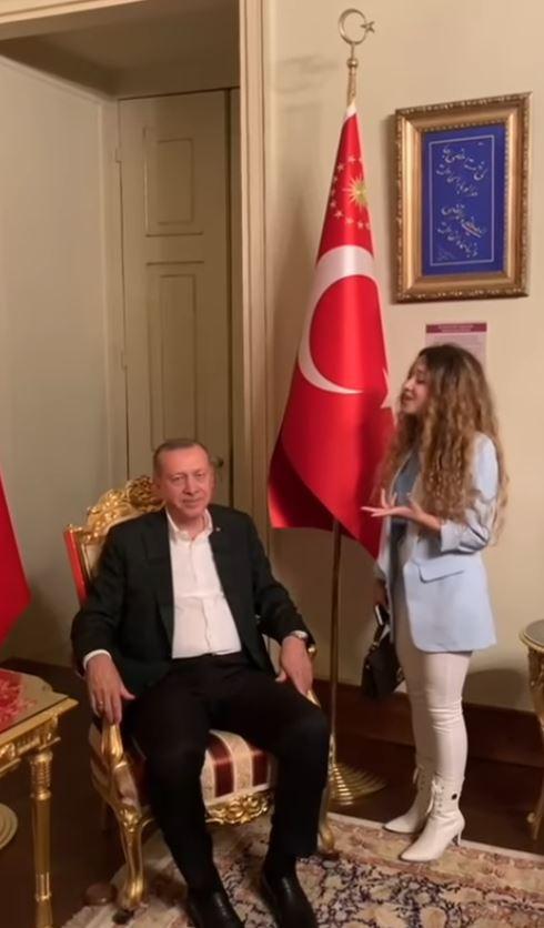Pınar Süer'den Cumhurbaşkanı Erdoğan'a Neşet Ertaş Gönül Dağı Performansı Sosyal Medyada Büyük İlgi Gördü