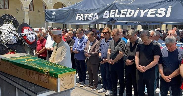 Soner Arıca'nın Annesi Altun Arıca Vefat Etti: Kadir İnanır ve Erdoğan Arıca Ailesi Yas Tutuyor