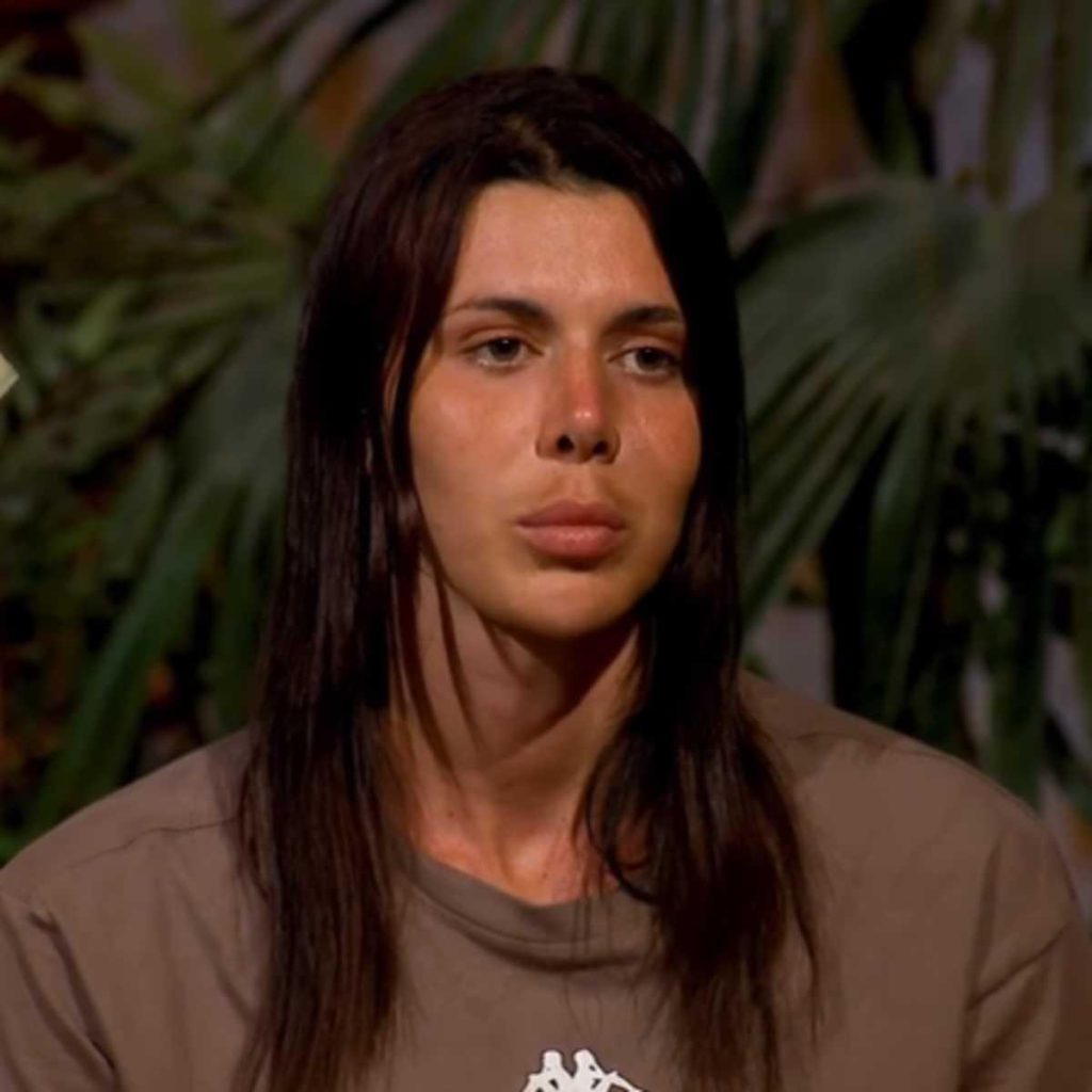 Survivor Deniz: Deniz Çatalbaş'tan Nefise'ye Duygusal İtiraflar: Survivor 2026 Adasında Yaşadığı