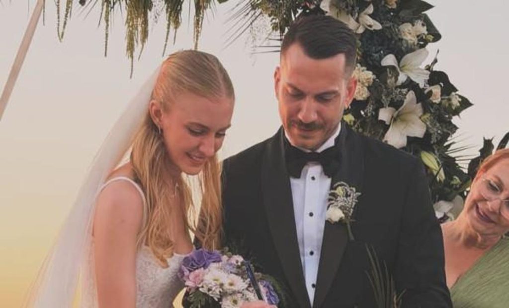 Survivor Şampiyonu Ogeday Girişken ve Zeynep Yumrutaş Dünyaevine Girdi: Düğün Detayları Sosyal Medyada Manşet Oldu