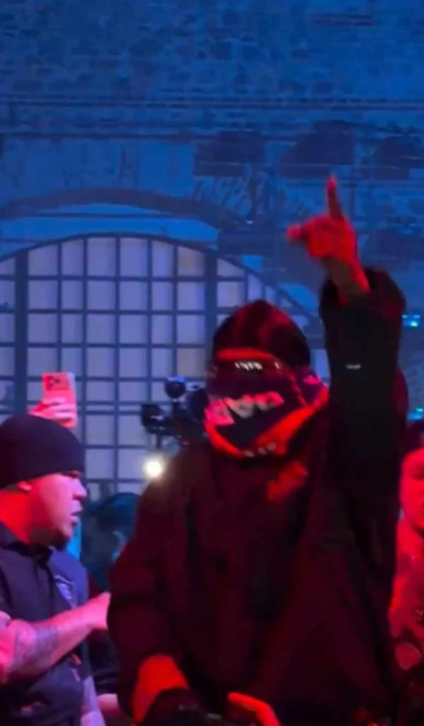 Travis Scott'ın İstanbul Konseri Hayal Kırıklığı Yarattı: Sahneye Dublör Mü Kullanıldı İddiaları Yükseldi