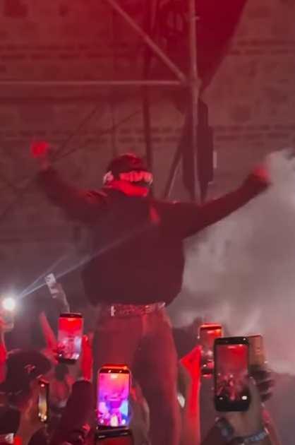 Travis Scott'ın İstanbul Konseri Hayal Kırıklığı Yarattı: Sahneye Dublör Mü Kullanıldı İddiaları Yükseldi