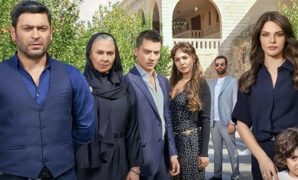 Uzak Şehir Dizisinde Yaprak Dökümü: Ceren Moray ve Çağla Şimşek Hakkında Son Gelişmeler