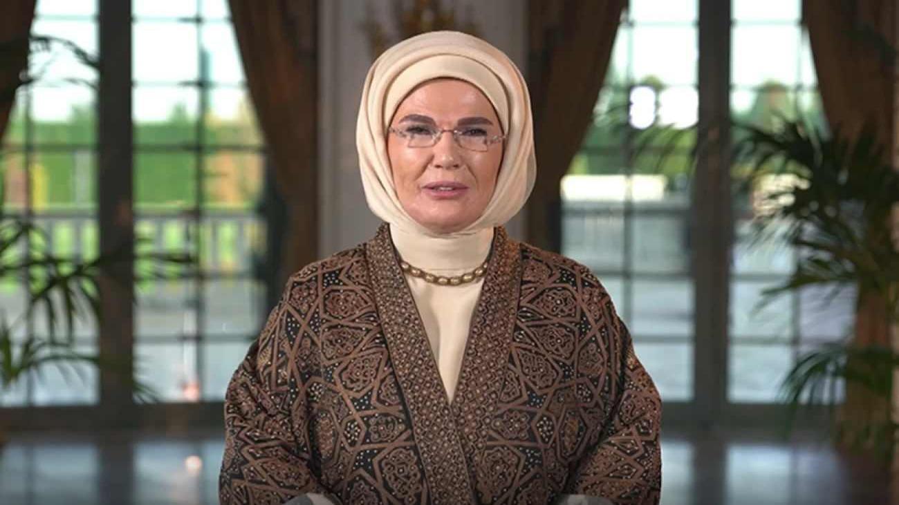 Emine Erdoğan’dan Katar’a Taziye Ziyareti: Şeyh Hamad Bin Halife Al Sani Vefatı Nedeniyle Başsağlığı Mesajı