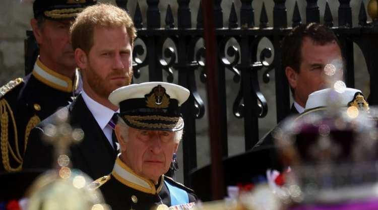 Prens Harry İçin Buckingham Şoku: Saray, Kalacak İddialarını Yalanladı